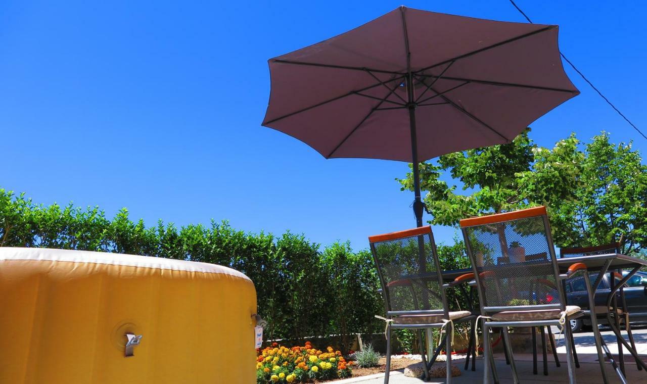Apartment Gamma With Hydromassage Mini Pool Near Split Žrnovnica Exterior foto